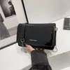 Bolso de Hombro Brillante Simple de Moda para Mujer 2024 Otoño e Invierno Nuevo Bolso Retro de Axila Cadena Bolso Cuadrado Pequeño de Color Sólido