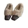Versión de Cuero Suave~Zapatos Peludos Retro de Punta Cuadrada que Aumentan la Altura Interior para Mujer, Zapatos Planos con Forro de Lana de Invierno, Nuevo Estilo 2026 Zapatos Pequeños de Cuero