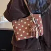 Nova Bolsa de Ombro Poá Moda Simples Coreana para o Dia a Dia Grande Capacidade Tote Dia 2026 Padrão Feminino Exquisite Bolsa de Outono