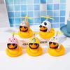 Pequeño pato amarillo, libélula de bambú, pato de viento roto, pato social TikTok, bicicleta, coche, decoración, casco, coche de dibujos animados, venta al por mayor