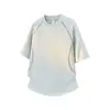 Top de hombre de estilo coreano minimalista amarillo verdoso de manga corta, nuevo para el verano 2026, con bloques de color, costuras contrastantes y dobladillo curvo, holgado y casual