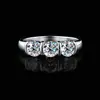 Anillo de Moissanita de Tres Piedras de Moda Europea y Americana Anillo de Boda Venta al por Mayor Anillo de Plata de Ley S925 Anillo de Boda para Mujer en Stock
