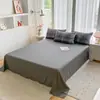 Juego de cuatro piezas de algodón con estampado de cuadros gris nórdico y aloe vera, agradable para la piel, suave, diseño de cuadros simple, ropa de cama para dormitorio de adulto
