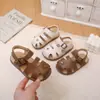 2026 Nuevas Sandalias de Verano para Niñas Punta Cerrada Suela Suave Antideslizantes Bebé 0-1 Año 2 Zapatos para Caminar Sandalias Romanas para Bebé