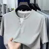 Dropshipping em Estoque [Nova Recomendação Principal] Camiseta Masculina Manga Curta Gola Redonda Falsa de Duas Peças Camiseta Masculina Pequena Gola V