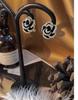 Pendientes de plata S925 con forma de camelia negra y aguja, 2024, nuevos y de alta gama, con clip de pétalos de rosa para mujer.