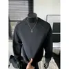 2025 Nova Moletom com Capuz e Gola Redonda Estilo Americano Masculino Outono Costura Design Desconstruído Camiseta de Manga Longa Masculina Camiseta Básica