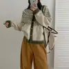 Suéter Estilo Coreano Fair Isle 2026 Roupa Externa Feminina Outono Inverno Novo Solto Versátil Estilo Suave Tricô Macio Cardigan Feminino