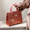 Bufanda de Seda de Regalo para Madre de Recién Casados, Bolso Rojo de Boda para Novia, Bolso de Mano de Regalo de Boda, Bolso Cruzado para Mujer