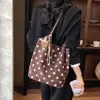 Bolsa balde de bolinhas estilo coreano transfronteiriça para mulheres, nova coleção outono 2026, bolsa de ombro grande de capacidade para o dia a dia, bolsa de axila