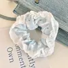 Scrunchie Azul de Verão para Mulheres, Elástico de Cabelo com Laço Estilo Fresco, Faixa de Cabelo Xadrez de Alta Qualidade, Elástico de Cabelo com Flor
