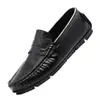 Zapatos de hombre de cuero genuino transmisión en vivo nuevo estilo 2026 zapatos de vestir británicos suela suave transpirable zapatos casuales slip-on zapatos para conducir mocasines