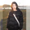 Chaqueta de Algodón Gruesa Negra para Mujer Invierno 2025 Nuevo Estilo Coreano Engrosada Petite con Capucha Abrigo Acolchado de Algodón
