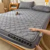 Funda de colchón acolchada antibacteriana Clase A, funda de cama segura para bebés, protector de colchón impermeable a prueba de orina, funda de cama modelo nuevo 2026