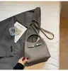 Moda Otoñal Bolso Sencillo para Mujer 2026 Nuevo Estilo Bolso Cubo con Patrón de Lichi Bolso de Hombro Cruzado Versátil