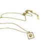 Collar de concha blanca de camelia cuadrada retro europea y americana, temperamento femenino, colgante de cadena de clavícula con corona de oro de 18 quilates chapado en acero de titanio