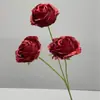 Flores Artificiais Rosa da Montanha de Neve de Três Cabeças Transfronteiriças para Decoração de Fundo de Salão de Casamento e Arranjo de Corredor