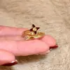 Anillo Abierto Esmaltado Rojo Vintage para Mujer, Anillo Exquisito de Índice de Nicho, Muy Favorecedor, Anillo Único y Hermoso