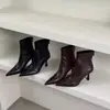 Botines de tacón alto de punta fina estilo francés para mujer, botas ajustadas de cuero suave, botas de moda versátiles y elegantes, patchwork retro negro