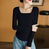 Camisa Básica Branca com Gola Quadrada Feminina Estilo Novo Primavera e Outono Camiseta de Manga Longa Pura Desejo Top Slim Fit Clavícula