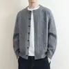 Cardigã de tricô com gola para homens, novo estilo outono e inverno, estilo old money, moderno, casual, solto, jaqueta de tricô versátil para homens