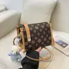 Bolsas de Alta Gama para Mujer 2026 Nuevo Estilo Monograma para el Trabajo Lujo Ligero Bolso Caja Versátil Estampado Retro Bolso de Hombro Cruzado