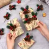 Decoraciones navideñas transfronterizas, ramas de aguja de pino artificiales y bayas de varios tamaños, decoraciones de piñas, ramas de flores de aguja de pino navideñas
