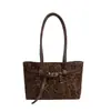 Bolsa Retrô de Luxo com Estampa de Leopardo Feminina Nova Outono/Inverno 2026 Bolsa de Ombro Único Retrô Bolsa Tote para o Dia a Dia