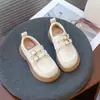 Mocasines para Niñas Sencillos Doble Hebilla Velcro Zapatos de Cuero Infantiles 2025 Otoño Nuevas Llegadas Zapatos de Cuero Casuales para Bebés Niños