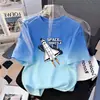 Nova Camiseta de Verão Infantil Gradiente de Manga Curta, Tops Estampados para Meninos, Roupas Tendência Estilo Coreano de Caimento Solto para Crianças Mais Velhas