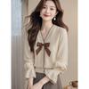 25 Outono Novo Estilo Pequeno Perfumado Tricô Gola V Design de Laço Estilo Roupa de Trabalho Moda Manga Longa Top Emagrecedor para Mulheres
