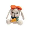 Pingente de coelho feito à mão em crochê tricotado pela vovó Padrão xadrez coelho acabamento em lã tecido pingente de boneca de coelho lop vintage