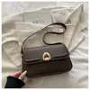Bolsa texturizada para axila feminina, nova bolsa versátil de ombro e transversal 2026, bolsa baguette nicho para o dia a dia para senhoras