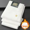 Calça jeans branca de alta qualidade em estilo de negócios italiano para homens, corte slim fit com stretch, primavera/verão 2026, macia e confortável