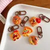 Chaveiro Pingente Série de Brincar com Comida Pão M Bean Desenho Animado Acessório Fofo para Pendurar em Mochila de Estudante Presente para Namorada