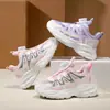 Nuevos Zapatos Deportivos para Niños Transpirables Niñas Verano Niños Malla Giratoria Malla Simple Zapatos Niñas Zapatos Blancos Zapatos Deportivos