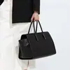 Bolsa de Mão Trançada em Couro Genuíno, Bolsa Feminina para Comércio Exterior, Bolsa de Ombro sob o Braço em Couro Bovino Oem, Bolsa Trançada com Processamento Oem