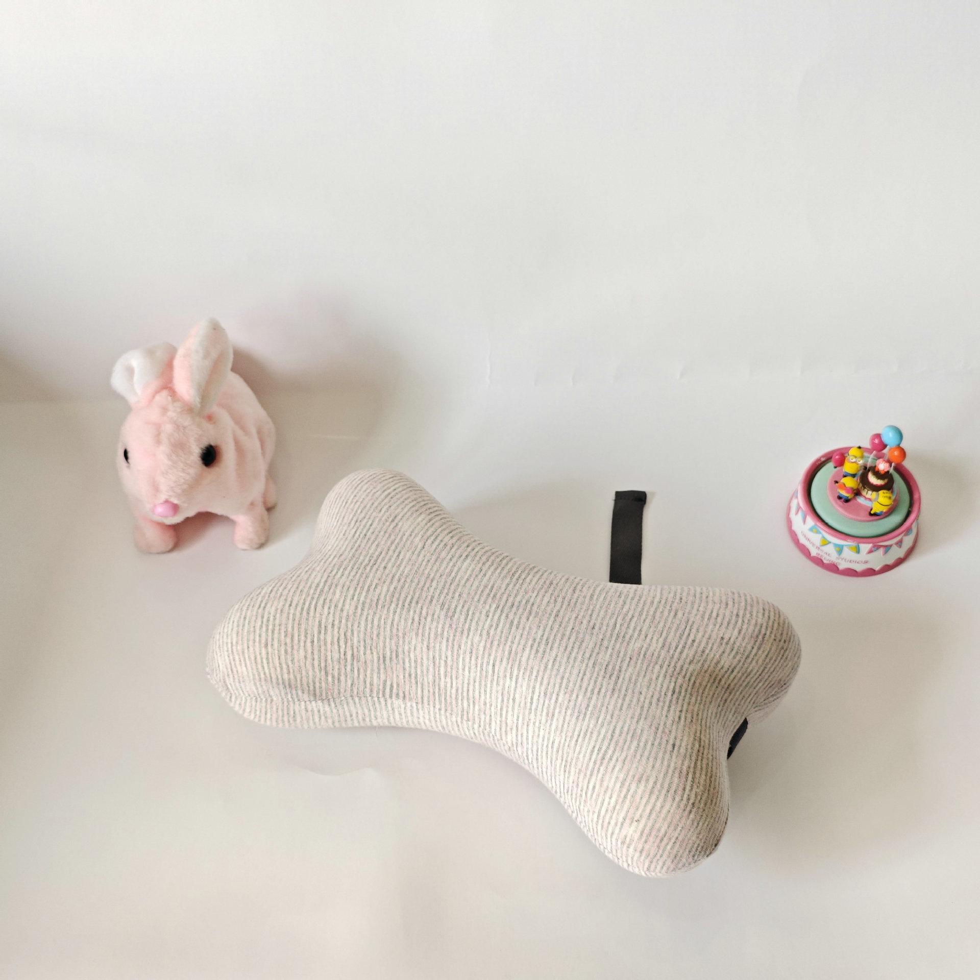 汽车头枕粉灰细条2