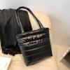 Bolsa de Algodón Espacial Invierno 2023 Gran Capacidad Bolso de Hombro Único Bolso Cruzado Bolso de Terciopelo de Algodón Moda Coreana Estilo Europeo y Americano Bolso para Mujer Tendencia