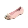 Populares zapatos de mujer estilo Chanel con patrón de rombos, nuevo modelo de otoño, empeine elástico, piel de oveja de capa superior, corte bajo, hebilla metálica, zapatos de tacón oculto para aumentar la altura