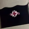 Anillo Vintage de Lujo Ligero con Pluma de Granate y Circonita Roja para Mujer, Moda Estilo Chino Nuevo Anillo Pequeño de Fila de Diamantes de Rubí y Circonita