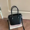 Bolsa de ombro altamente estilosa e espaçosa, portátil e versátil para sair, bolsa de axila feminina 2026, bolsa tote simples e elegante para o dia a dia