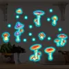 Pegatinas de Pared Luminosas de Dibujos Animados del Bosque de Cuentos de Hadas con Varios Patrones de Combinación de Puntos de Hongo para Decoración de Paredes del Hogar con Atmósfera de Cuento de Hadas