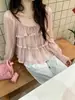 Foto real da nova coleção de outono de 2026: blusa de chiffon com babados em camadas para mulheres, com um design único e mangas compridas