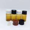 Disponemos de botellas de té de 3 ml y 5 ml en tubo, color verde bosque, de vidrio marrón y de pequeña capacidad con tapa dorada.