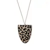 Clip Magnético Multifuncional para Gafas de Sol con Estampado de Leopardo, Cadena para Suéter Versátil de Terciopelo de Gama Alta, Nicho, Otoño e Invierno