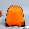 Mochila de poliéster 210D con bolsillo y cordón, estampada para publicidad en eventos deportivos al aire libre.