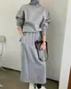 Conjunto de Sudadera con Capucha de Terciopelo Grueso de Cuello Alto Estilo Coreano Otoño/Invierno + Falda Midi de Cintura Alta con Doble Bolsillo y Abertura para Mujer