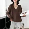 Suéter de Tricô Feminino com Gola V e Caimento Solto, Cor Sólida Grossa, Mangas Caídas, Peça Versátil da Moda