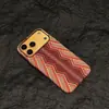 Funda magnética para teléfono Iphone18Promax Roja Scepter de Serpiente Patrón de Fibra de Carbono Adecuada para Apple 17 Funda Protectora Anticaídas